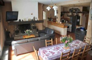 Mas Provençal 8 pers climatisé, 3 chambres avec salles de bains, piscine privée