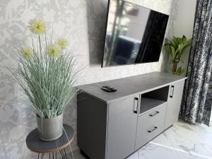 Central location C, Americas, pool view sunny wifi