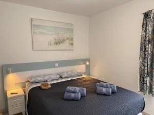 Central location C, Americas, pool view sunny wifi