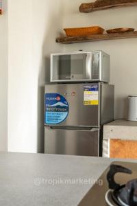 Spacious Family Home in General Luna Center with Wi-Fi, AC and Generator