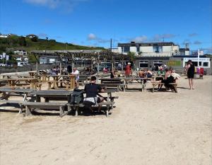 Apartment Close To Porth Beach