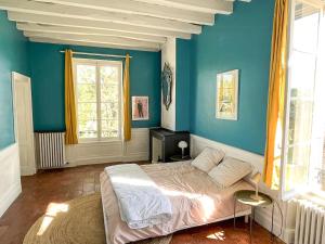 Maisons de vacances Historic Manor With Pool In Quercy : photos des chambres