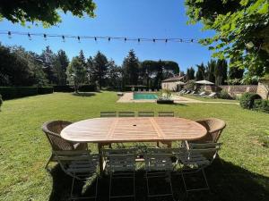 Maisons de vacances Historic Manor With Pool In Quercy : photos des chambres