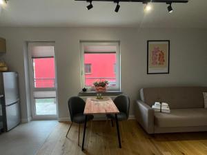 GREY PEPPER with balcony