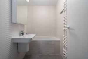 Cloud9 Noir - Modern Design