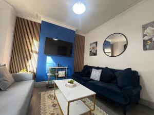 Spacious 4BR House By Homesy Short Lets & Serviced Accommodation Cardiff With Free Parking & WiFi