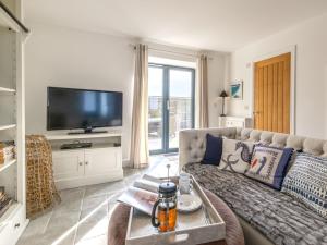 2 Bed in Cemaes Bay 77640