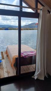 Uros Lunita Lodge