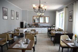 D&D Hotel by Wiggers