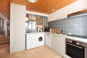 Maisons de vacances 206 L-Ecoliere Renovated House : photos des chambres