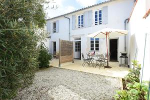 Maisons de vacances 206 L-Ecoliere Renovated House : photos des chambres