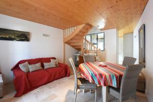 Maisons de vacances 206 L-Ecoliere Renovated House : photos des chambres