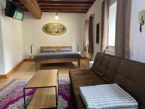 Apartment in Historic Town House