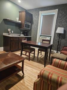 Executive Suite room in Albany Merchants Hotel