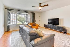 3 Mi to Dtwn Shops & Eats: Mesa Home w Pool!