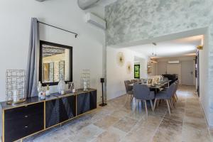 Villas Villa Kiki 4 chambres Climatisee Menerbes : photos des chambres