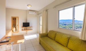 Flat com Piscinas Termais e Área de Lazer Completa