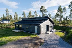 Guestly Homes - Stylish 3BR Stay in Peaceful Surroundings