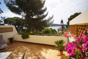 Grande terrasse vue mer, plancha, piscine, 2 chambres