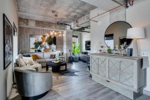 Sable 501 - Luxury Two Story Loft