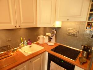 T2 duplex dans résidence sécurisée, parking privé, piscine, climatisation, internet