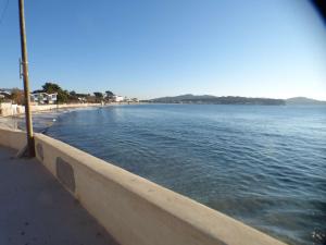 T2 duplex dans résidence sécurisée, parking privé, piscine, climatisation, internet