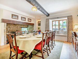 4 Bed in Charmouth THEFA