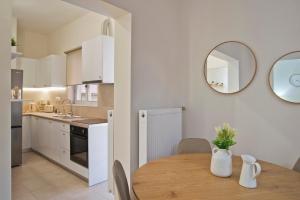 Karys Acropolis View Luxury 2BR, 2 BA, Jacuzzi