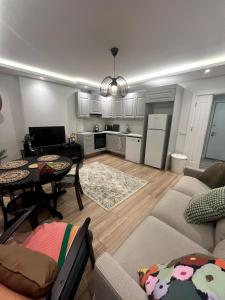 Istanbul Bostanci Family Modern Residence with Pool