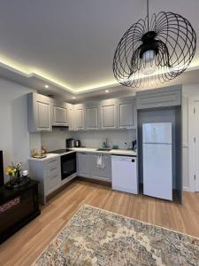 Istanbul Bostanci Family Modern Residence with Pool