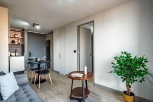 COMPAÑIA - Cama Premium - Terraza y Parrilla - Piscina - GYM - Wi-Fi - Security 24hr