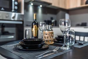 COMPAÑIA - Cama Premium - Terraza y Parrilla - Piscina - GYM - Wi-Fi - Security 24hr