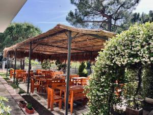 Bar Restorant Hotel “ MANI “