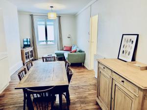 Appartements Appartement PINEDE - 2 chambres - Centre ville : photos des chambres