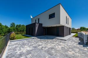 Villa Alba, a luxurious and beautiful villa near the sea