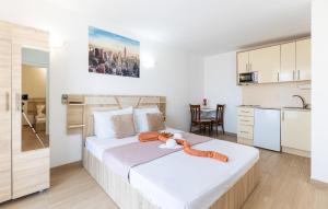 Amazing Apartment In Baska Voda 