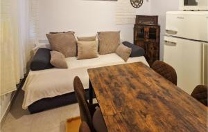 Amazing Home In Trogir With Wifi 