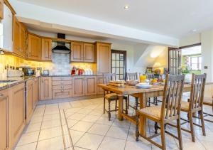 Ty Mawr Coach House