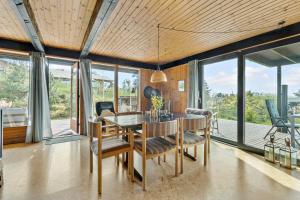 70S Holiday Home With Views Of Mols Bjerge