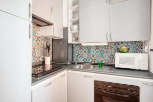 Deltico; 4 guests in washington area