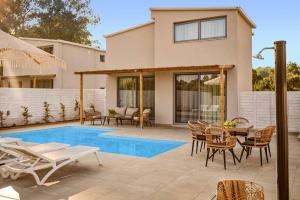 Villa Romas 3 by Villa Plus