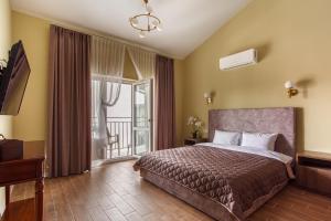 Five Seasons apartments