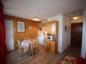 Beau 2 Pièces aux Saisies, 4 Couchages, à 100m du Centre et 300m des Pistes - FR-1-293-17