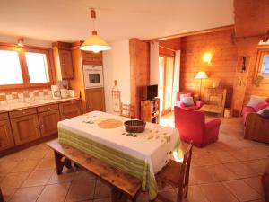 Appartements Appartement 4 pieces mezzanine avec balcon, equipements complets, animaux admis, parking couvert. - FR-1-293-64 : photos des chambres