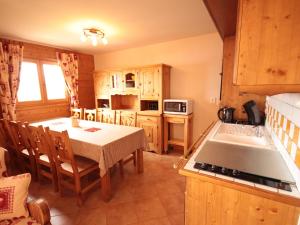 Appartements Appartement haut de gamme 10 pers avec piscine, parking, proche pistes – Villard-sur-Doron - FR-1-293-302 : photos des chambres