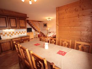 Appartements Appartement haut de gamme 10 pers avec piscine, parking, proche pistes – Villard-sur-Doron - FR-1-293-302 : photos des chambres