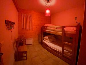 Appartements Appartement lumineux 8 pers avec piscine et parking pres des pistes a Villard-sur-Doron - FR-1-293-363 : photos des chambres