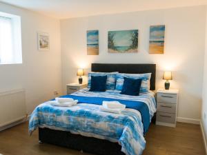 2 Bed in TENBY FB284