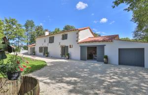 Villas Villa piscine etang et foret : photos des chambres