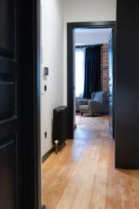 Charming 1BR Flat with Balcony in Cihangir